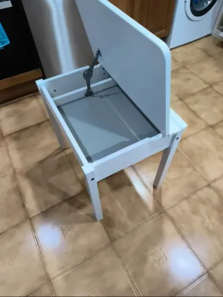 Escritorio y silla infantil tambien por separado