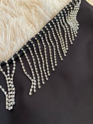 Top satén con pedrería