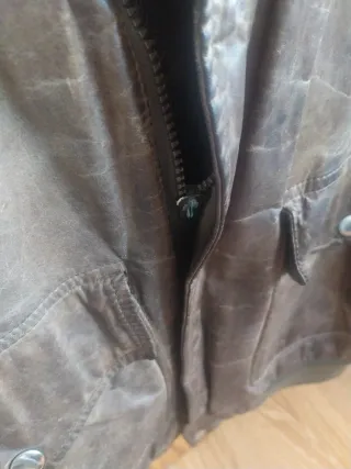 Chaleco de piel marrón