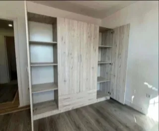 Armario puertas correderas madera