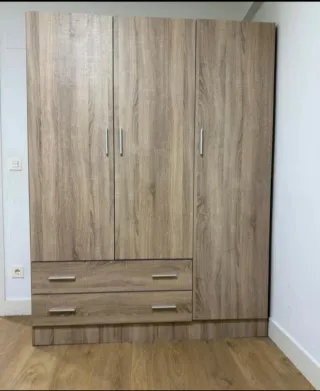 Armario puertas correderas madera