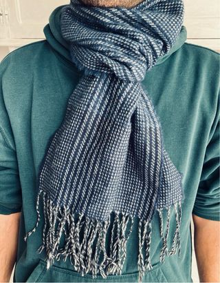 Sciarpa a quadri blu e grigio