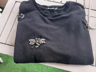 Bonito jersey negro Stradivarius