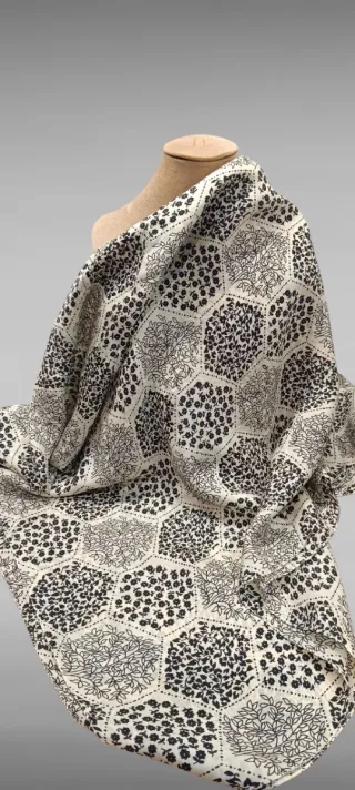 Grande foulard bianco e nero quadrato