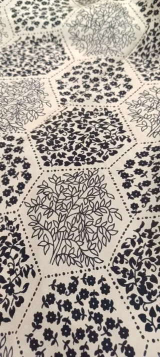 Grande foulard bianco e nero quadrato