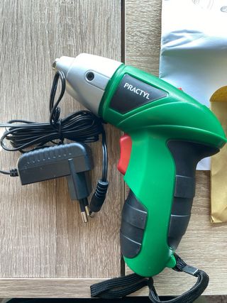 Atornillador eléctrico Practyl 3,6V Ni-MH