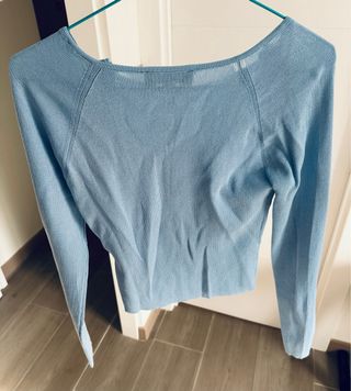 Top Zara azul con volantes
