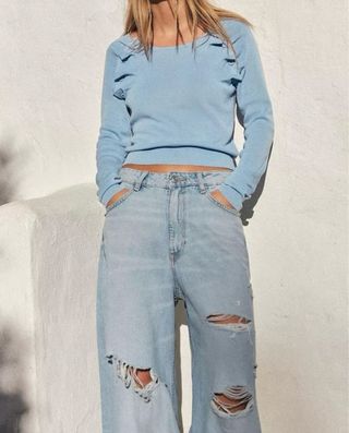 Top Zara azul con volantes