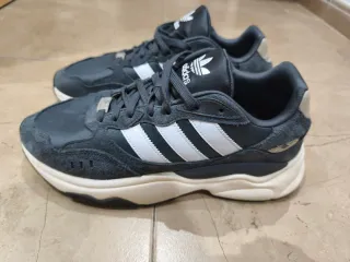 Zapatillas Adidas Retropy F90 Gris/Blanco.