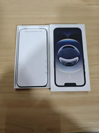 Apple iPhone 16e 128 GB