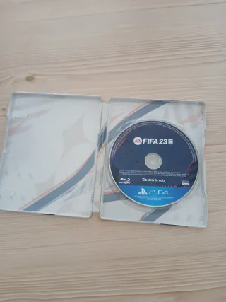 FIFA 23 PS4 - ED. LIMITADA CON CAJA METÁLICA