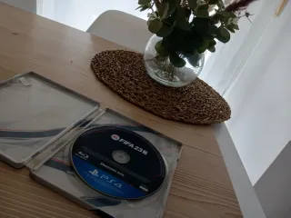 FIFA 23 PS4 - ED. LIMITADA CON CAJA METÁLICA