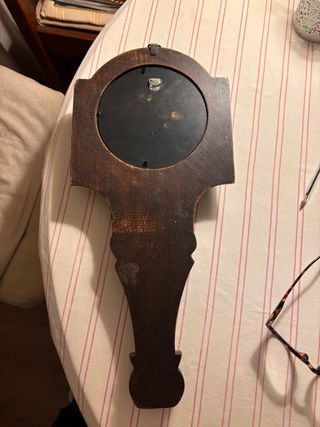 Reloj de pared antiguo madera y cristal