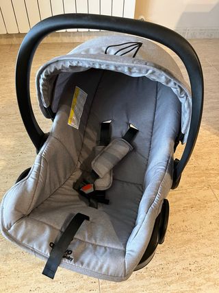 Silla de coche bebé gris