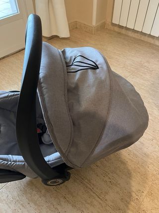 Silla de coche bebé gris