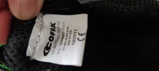 Zapatos de seguridad negros y verde