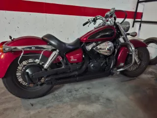 Honda Shadow 750 Roja