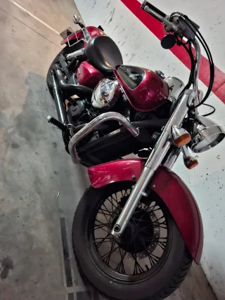 Honda Shadow 750 Roja