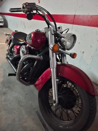 Honda Shadow 750 Roja