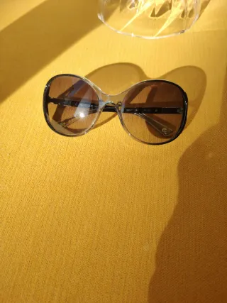 Gafas de sol Vogue negras y plateadas