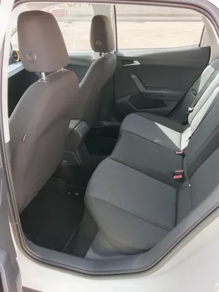 Alquiler de coches: SEAT Arona