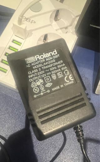 Teclado Roland E-14 Inteligente