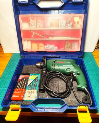 Taladro/percutor BOSCH PSB 600-2 + maletín +brocas