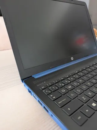 Portátil HP 15,6 i5-8250U 8GB RAM Batería Nueva