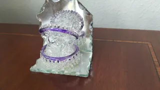 Adorno antiguo cristal tallado morado