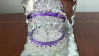 Adorno antiguo cristal tallado morado