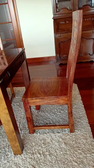 Conjunto comedor: mesa de madera de palosanto, 6 s