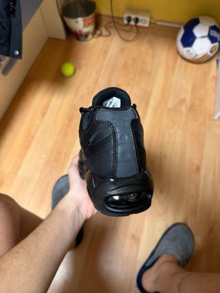 Nike Air Max 95 Negras Talla 42 Nuevas
