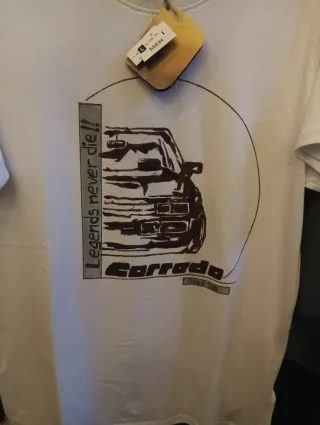 CAMISETAS PINTADAS A MANO DE TU COCHE CLÁSICO.