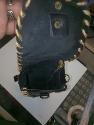 Bolso artesano cuero negro y marrón