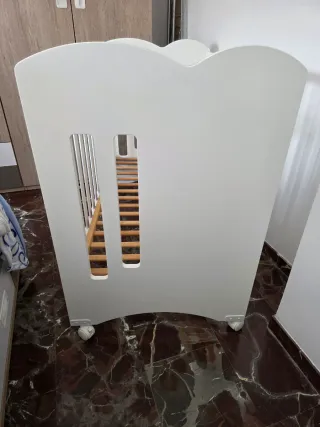 Cuna blanca marca TRAMAS