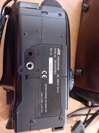 Videocámara JVC Compact VHS GR-AX370EG