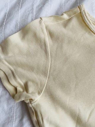 Camiseta crop Brandy Melville vainilla