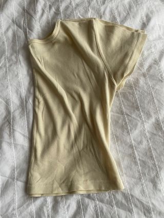 Camiseta crop Brandy Melville vainilla