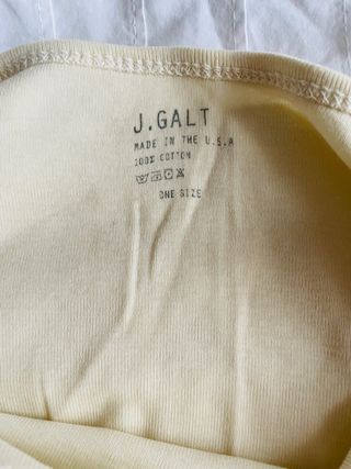 Camiseta crop Brandy Melville vainilla