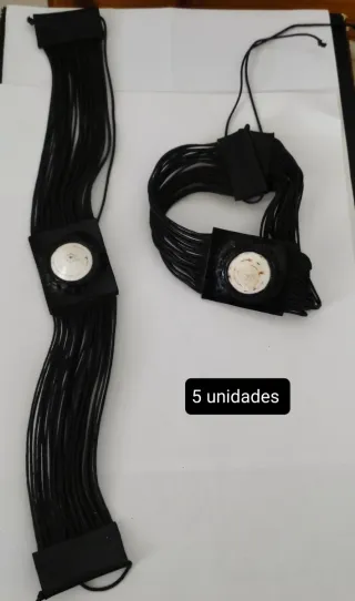 Gargantillas de cuero con concha