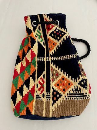 Mochila étnica con cordón