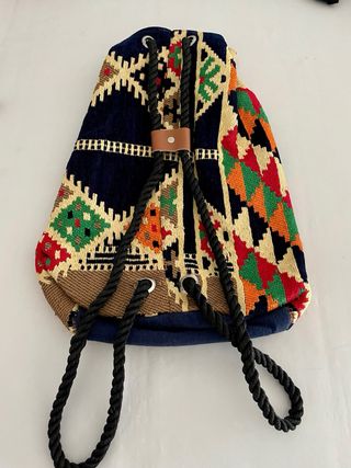 Mochila étnica con cordón