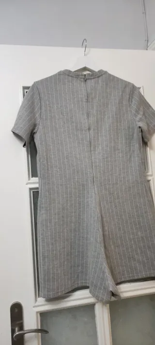 Mono corto gris con rayas