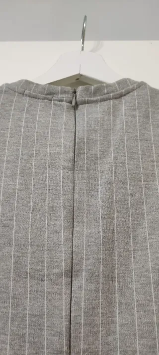 Mono corto gris con rayas