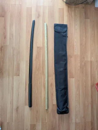 Bokken (katana madera) y hanbo con funda