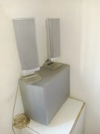 Altavoces y Bombo Gris