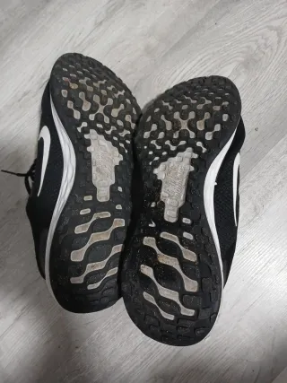 Zapatillas Nike Negras y Blancas