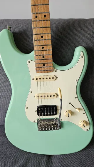 Guitarra Jet JS400 HSS Stratocaster