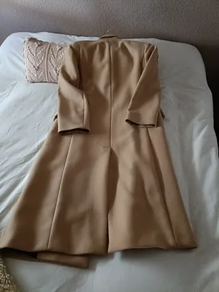 Abrigo Zara colaboración especial con MONTEGO