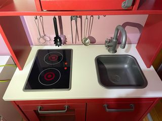 Cocina de juguete madera roja